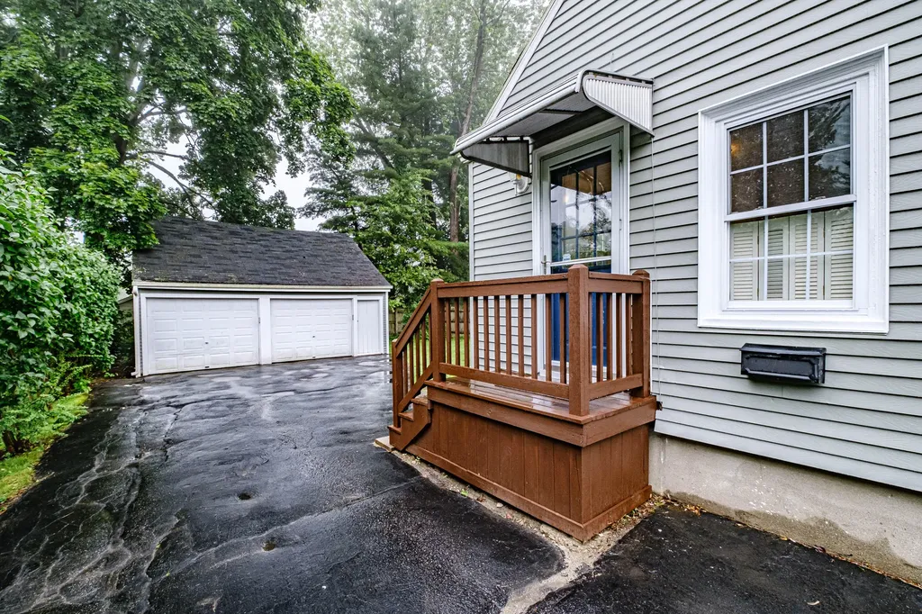 102 Gleckler Road Portland ME 04103