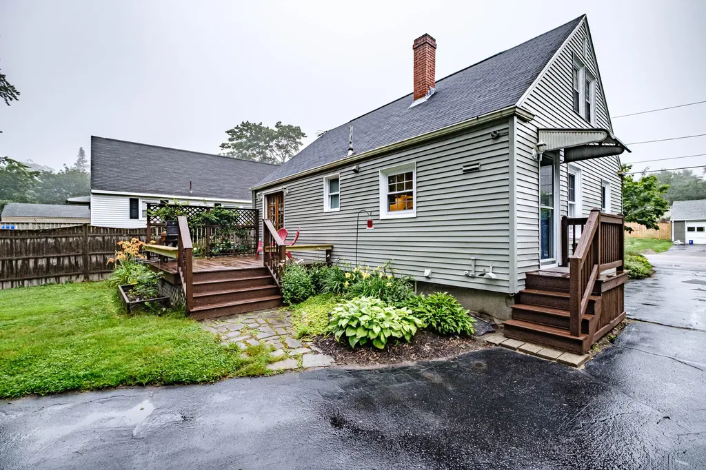 102 Gleckler Road Portland ME 04103