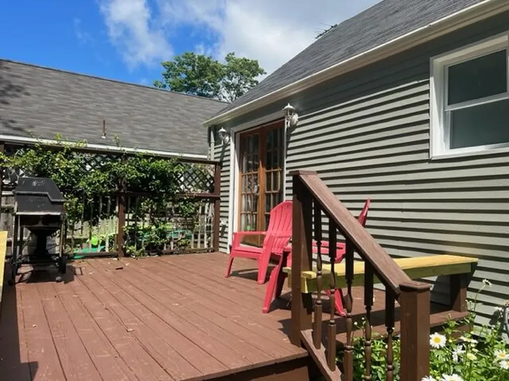 102 Gleckler Road Portland ME 04103