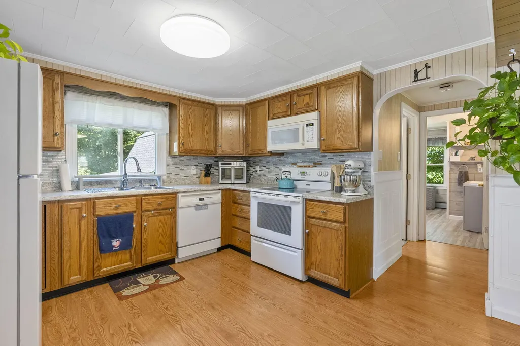 215 Oak Street Rumford ME 04276
