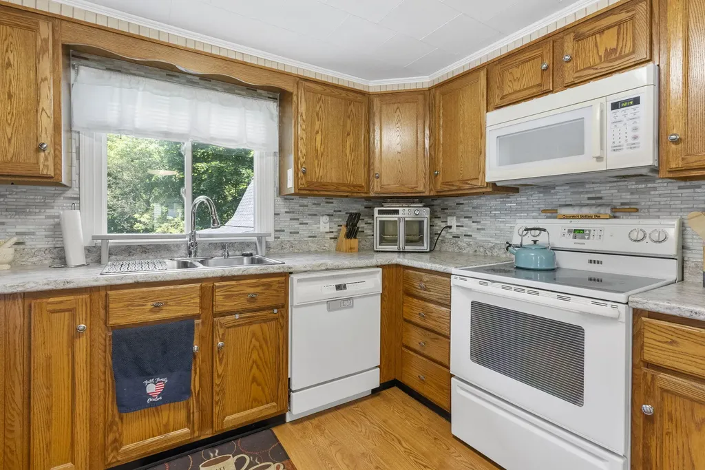 215 Oak Street Rumford ME 04276