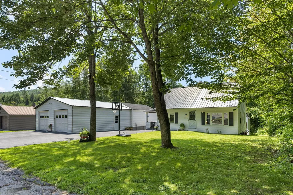 215 Oak Street Rumford ME 04276