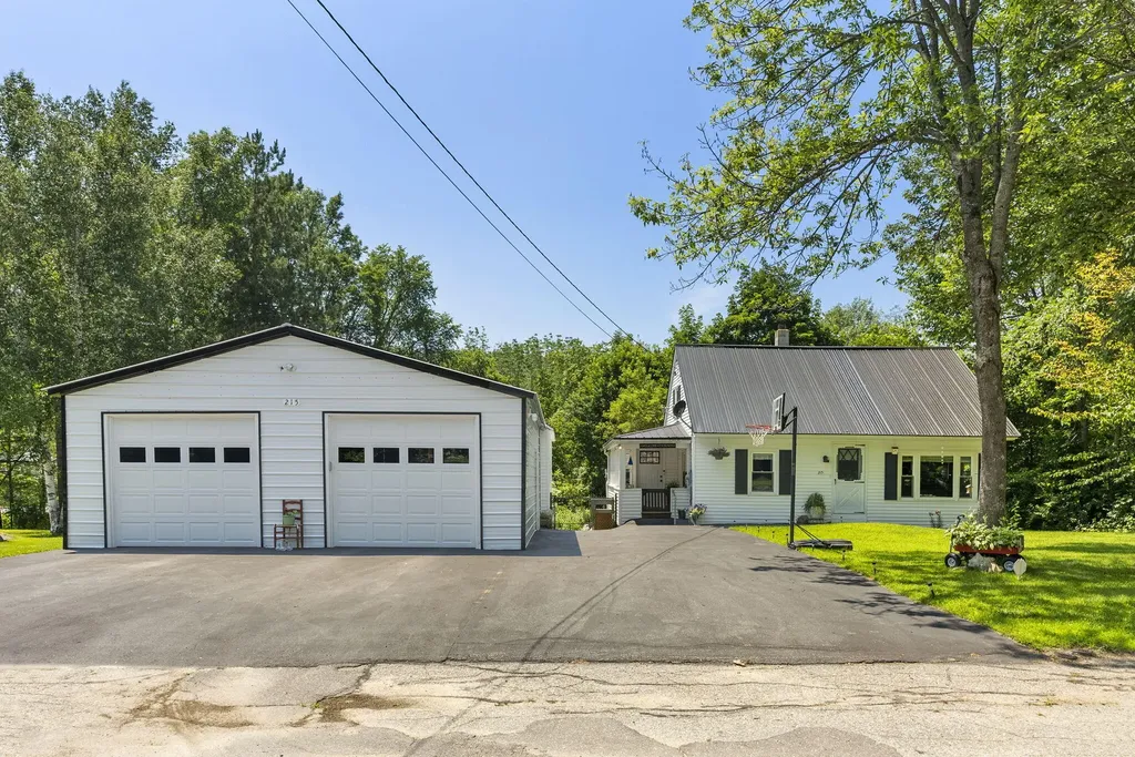 215 Oak Street Rumford ME 04276