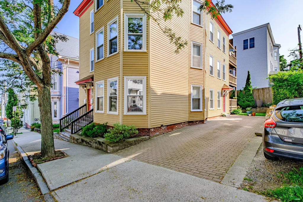 13 Anderson Street Portland ME 04101