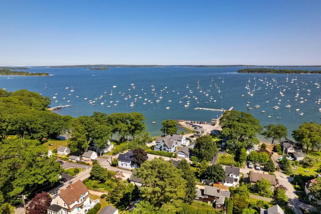 27 Town Landing Road Falmouth ME 04105