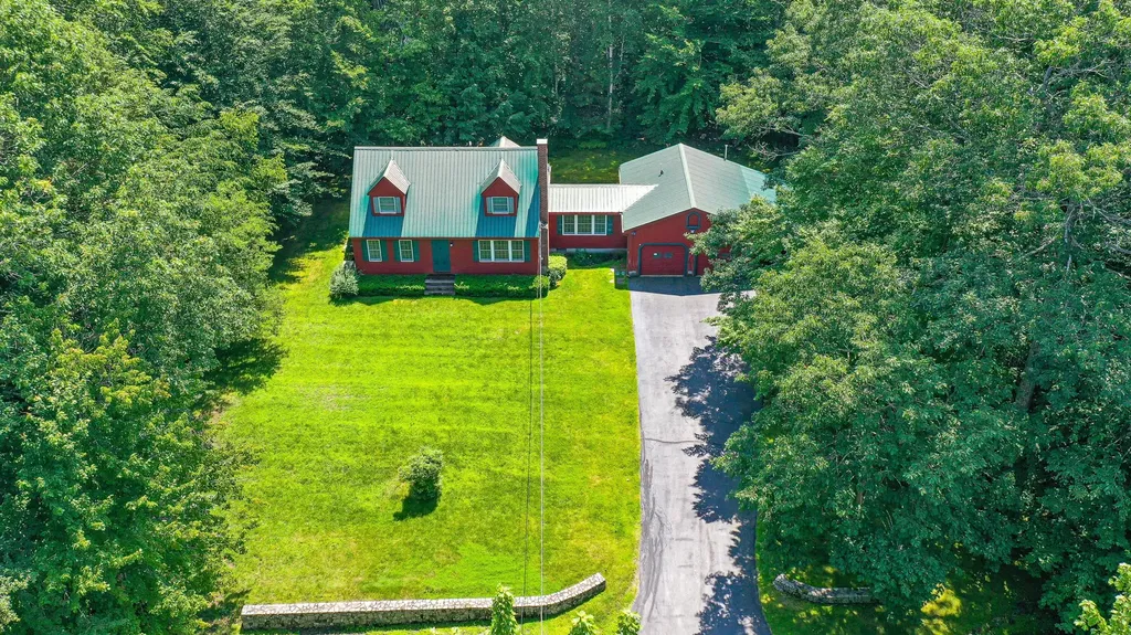 10 Ruby Lane Harrison ME 04040