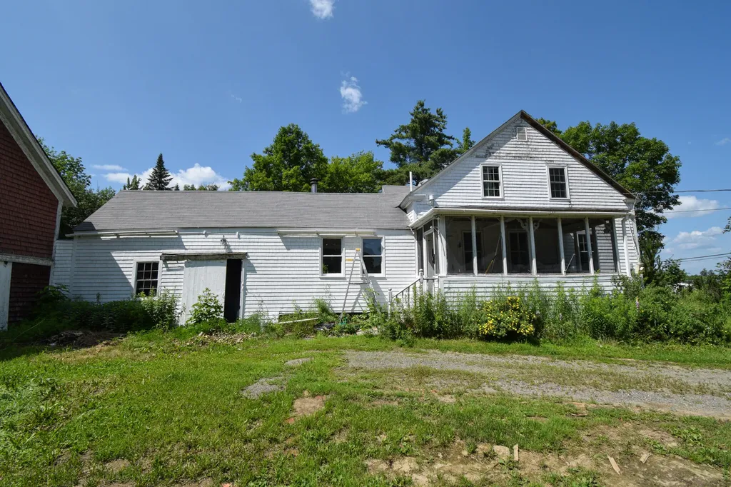 180 Silvers Mills Road Dexter ME 04930