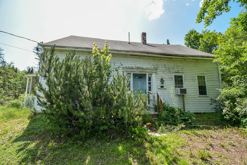 180 Silvers Mills Road Dexter ME 04930