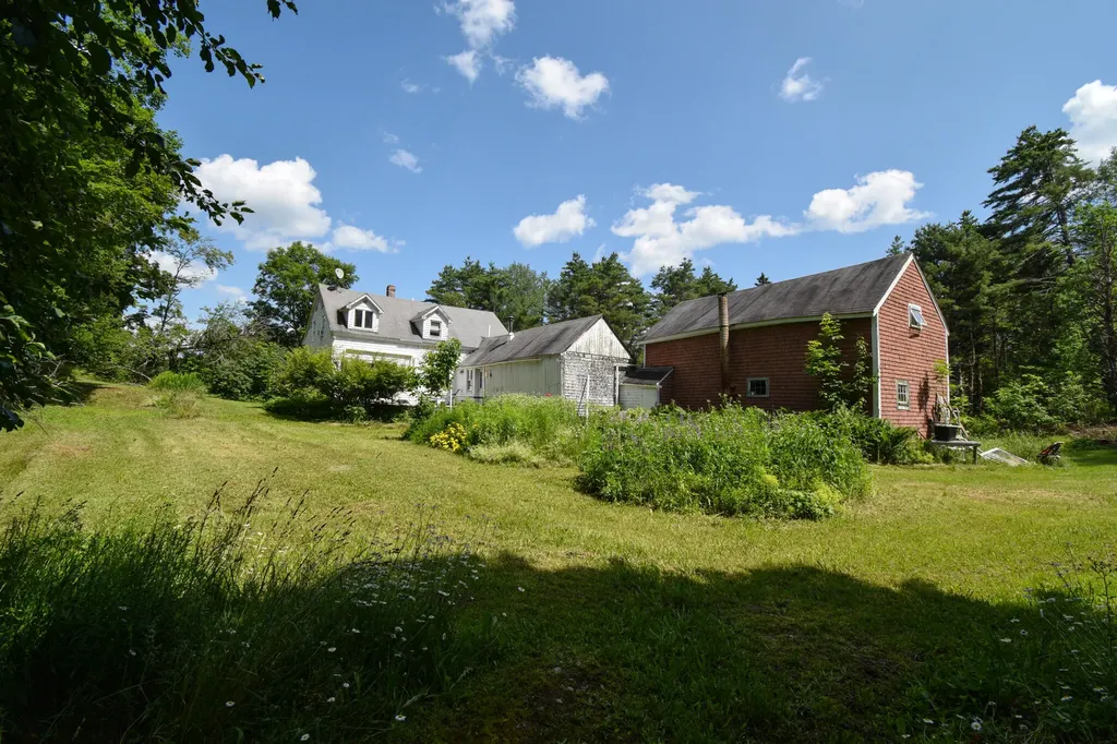 180 Silvers Mills Road Dexter ME 04930