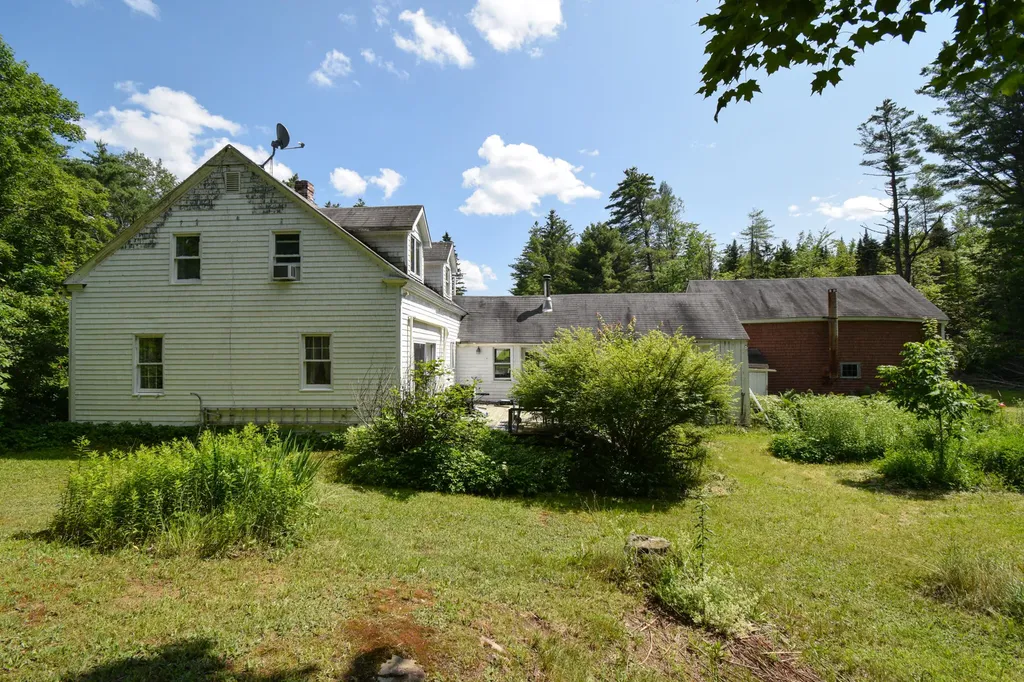 180 Silvers Mills Road Dexter ME 04930