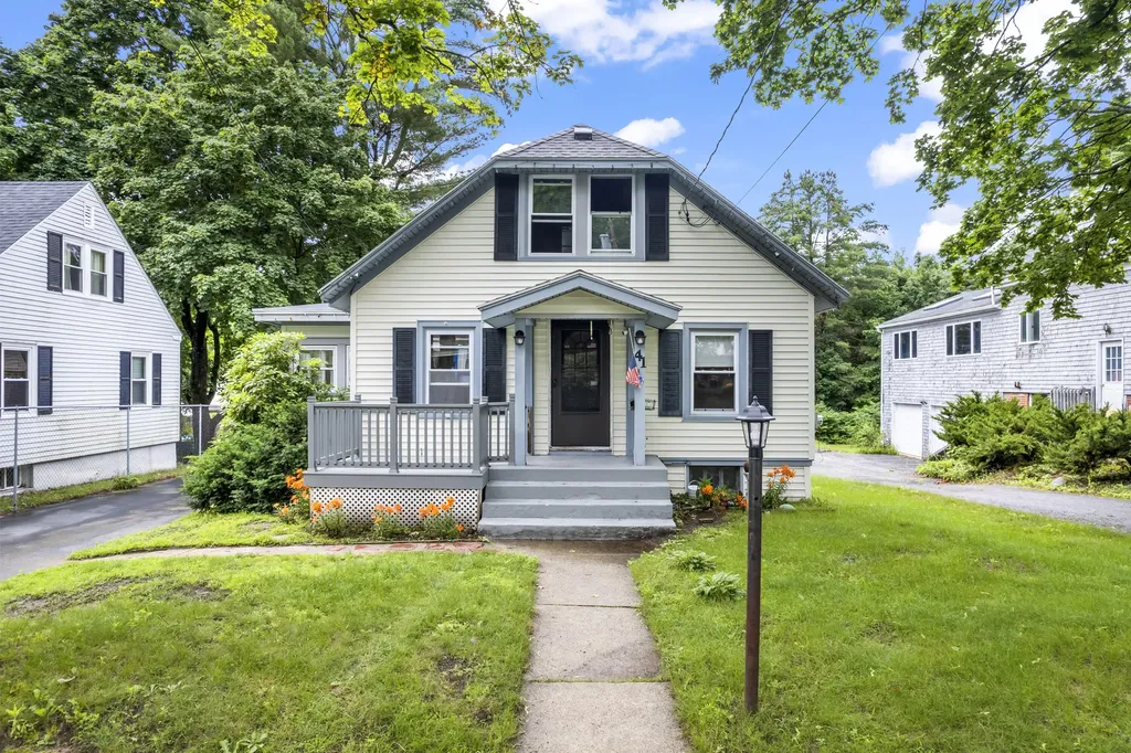 41 Lane Avenue Portland ME 04103