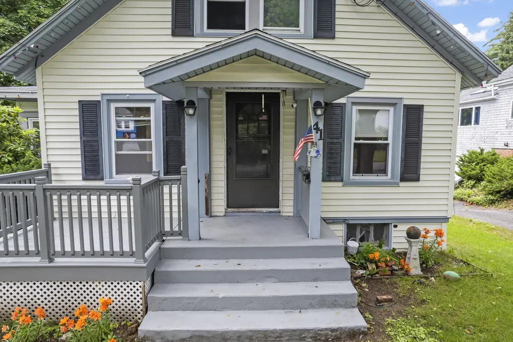 41 Lane Avenue Portland ME 04103
