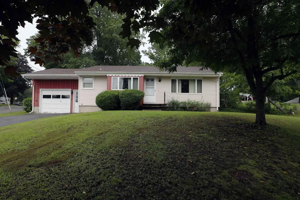 1 Almar Street Farmingdale ME 04344