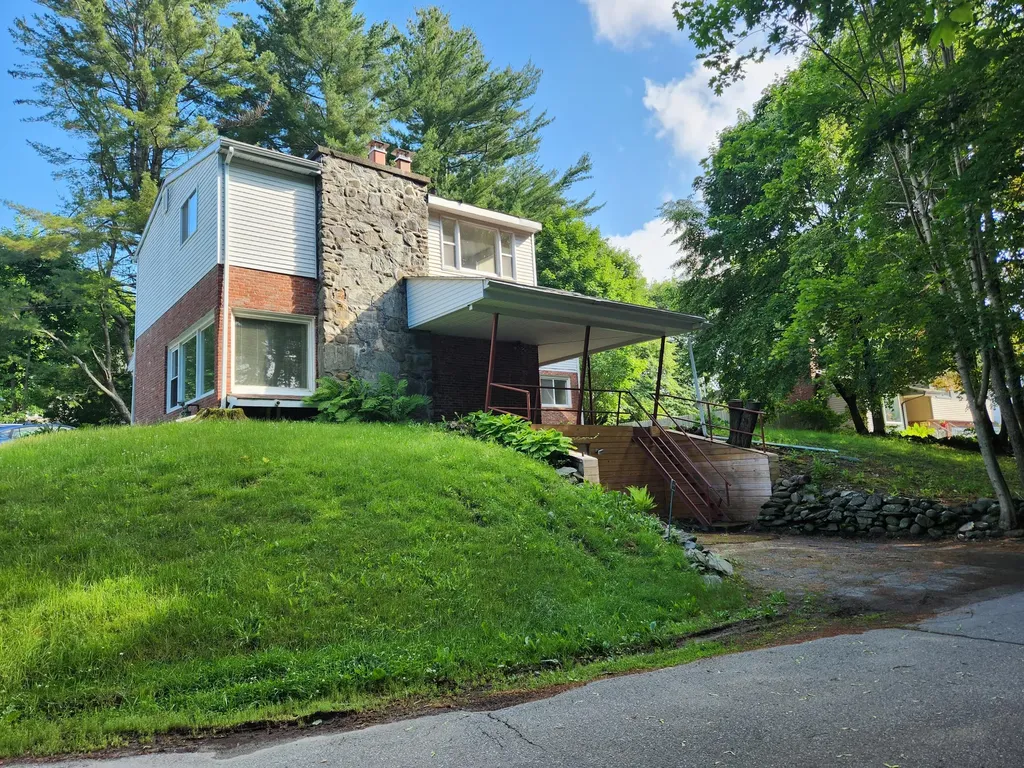 9 North Road Brewer ME 04412