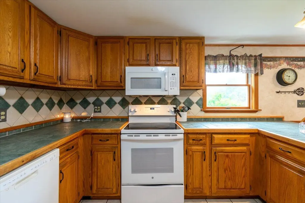 50 Williams Lane Warren ME 04864
