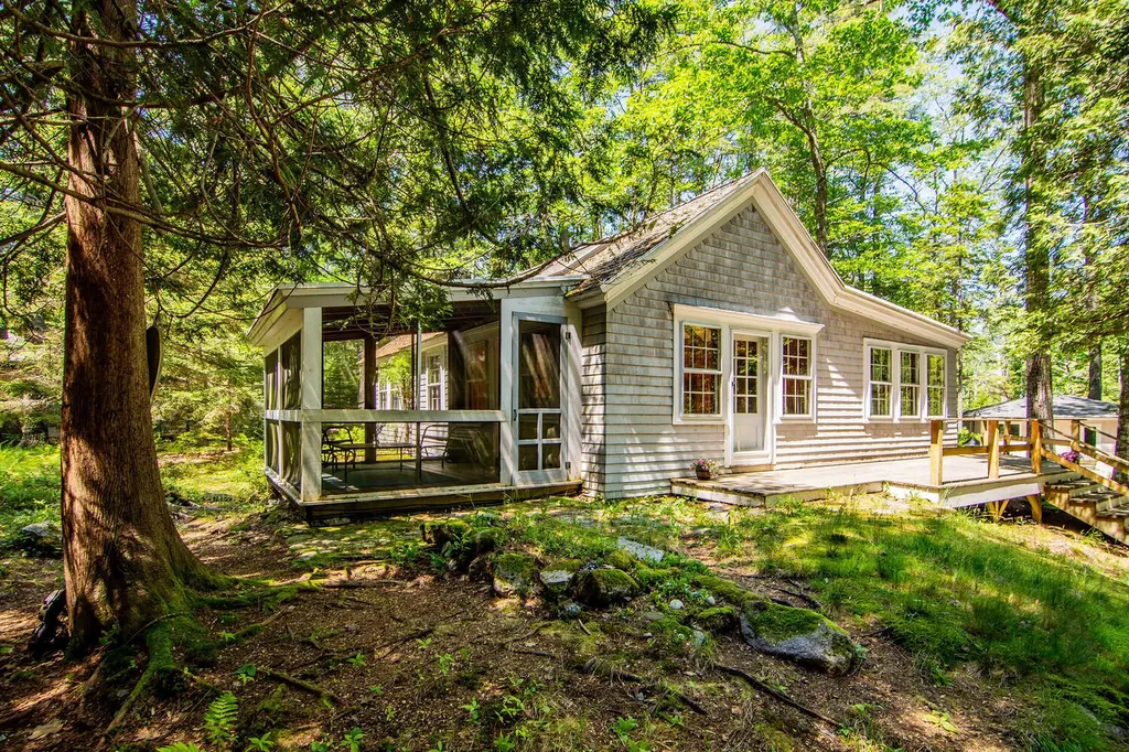 28 Maple Lane Blue Hill ME 04614
