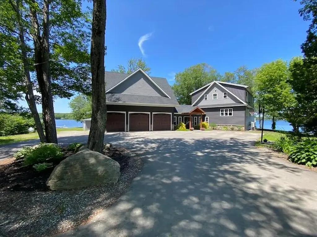 53 Marginal Way Newport ME 04953