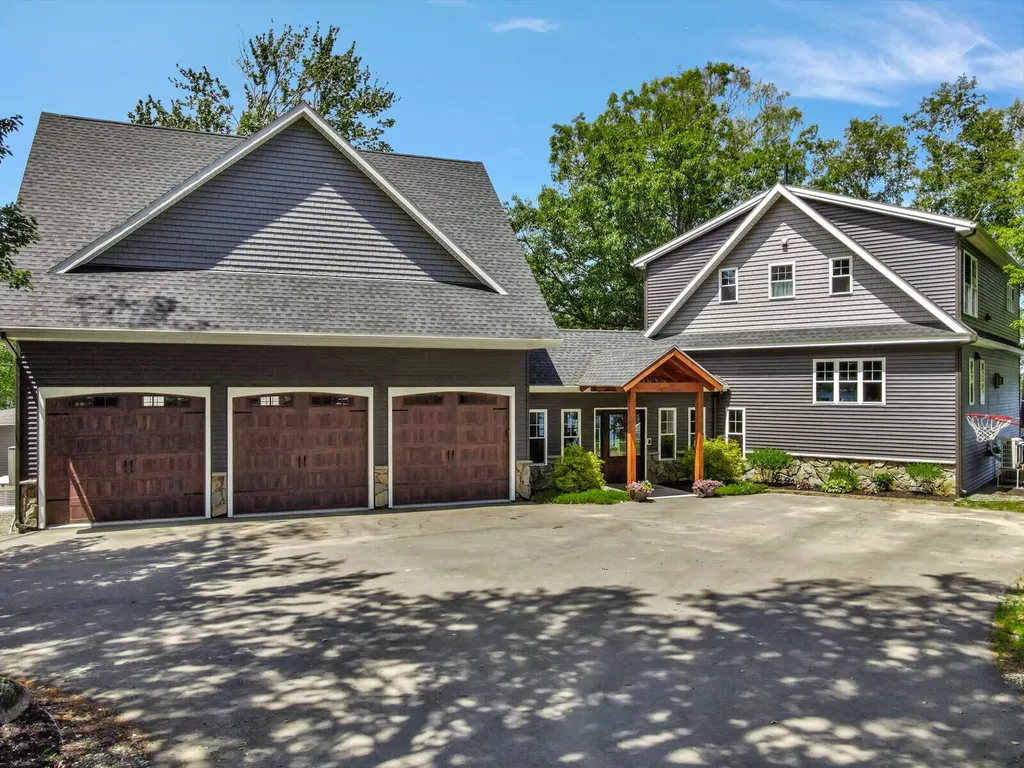 53 Marginal Way Newport ME 04953