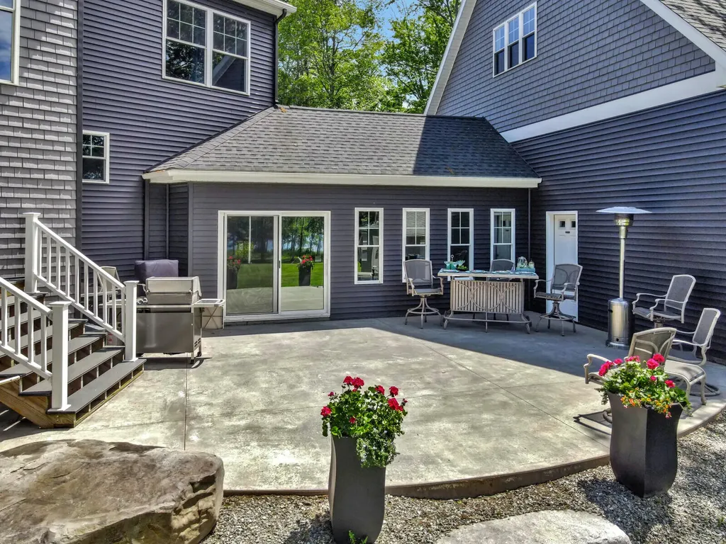 53 Marginal Way Newport ME 04953