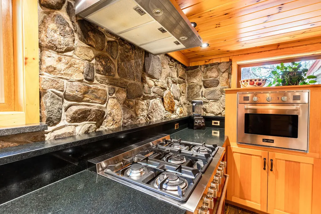 445 North Hill Road Buckfield ME 04220