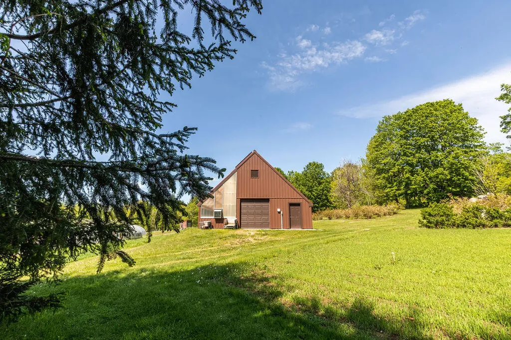 445 North Hill Road Buckfield ME 04220