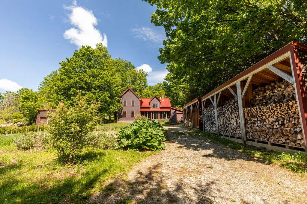 445 North Hill Road Buckfield ME 04220