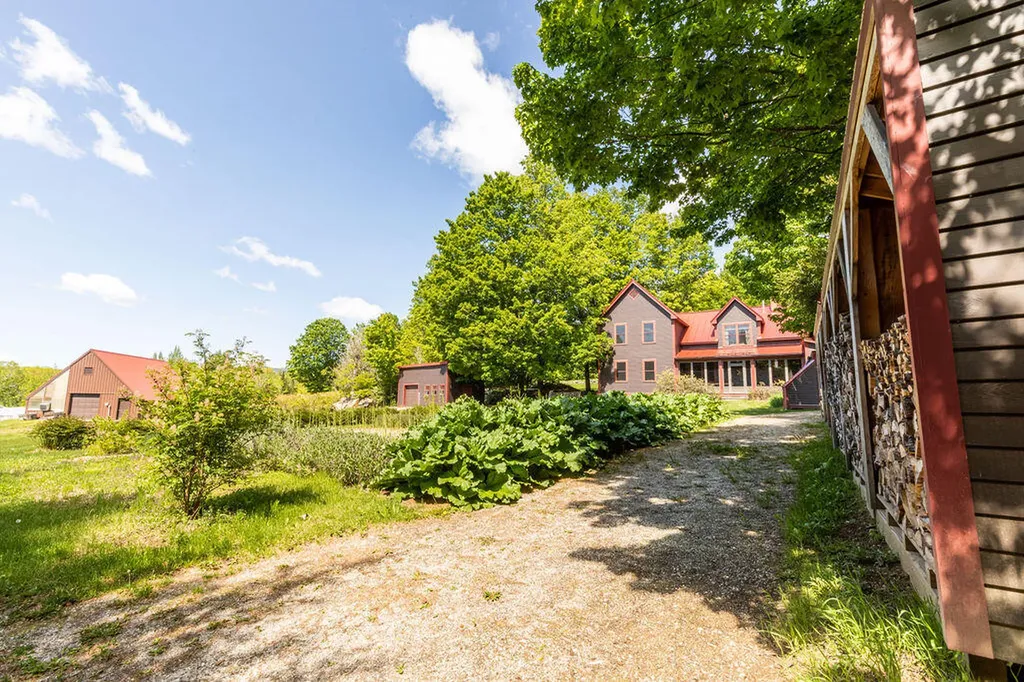 445 North Hill Road Buckfield ME 04220