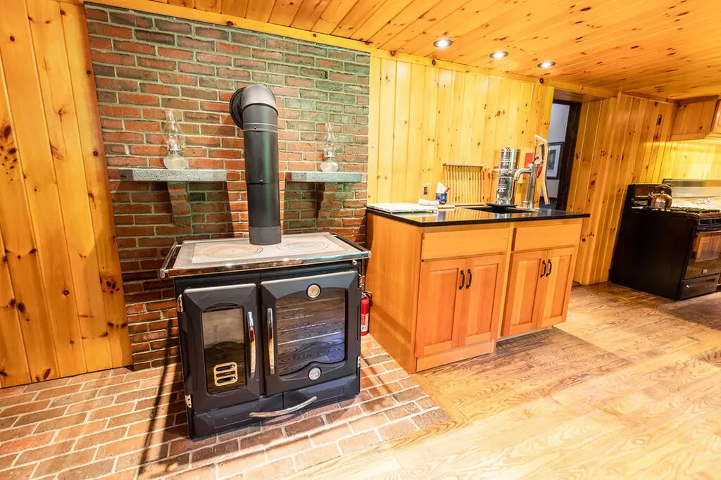 445 North Hill Road Buckfield ME 04220