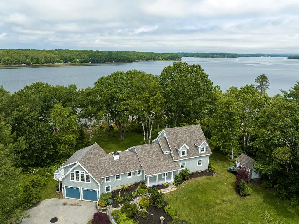 71 Spring Lane Saint George ME 04860