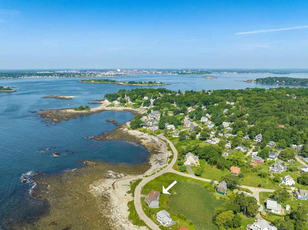 176 Seashore Avenue Portland ME 04108