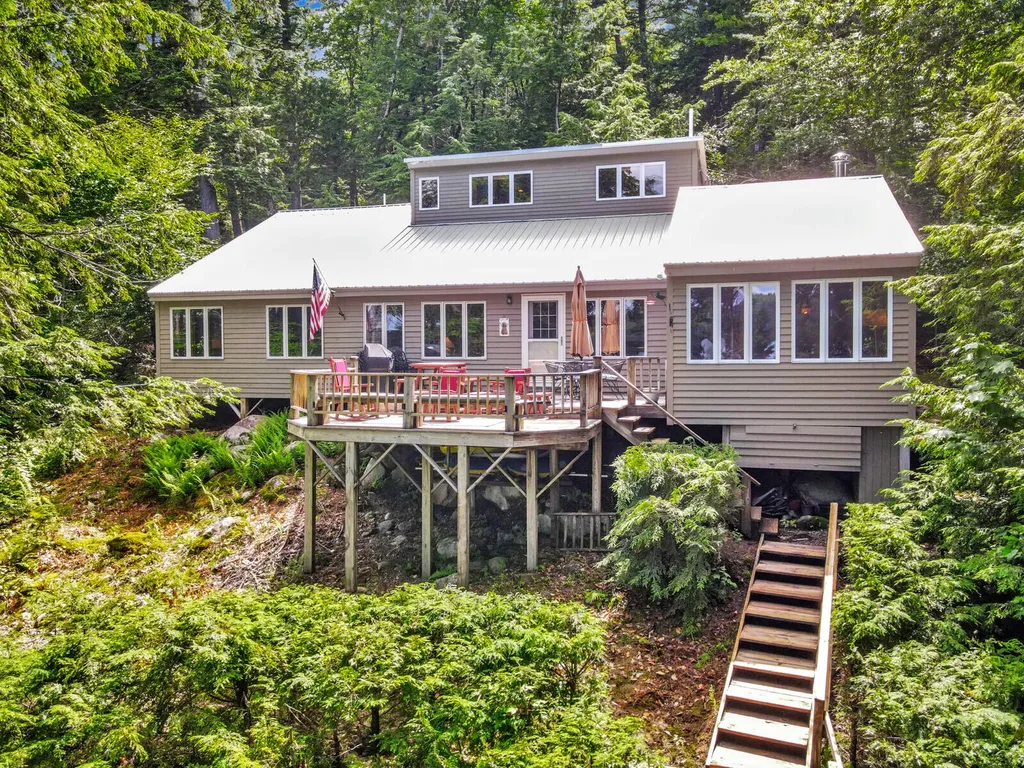 16 Hoyt Island Belgrade ME 04917