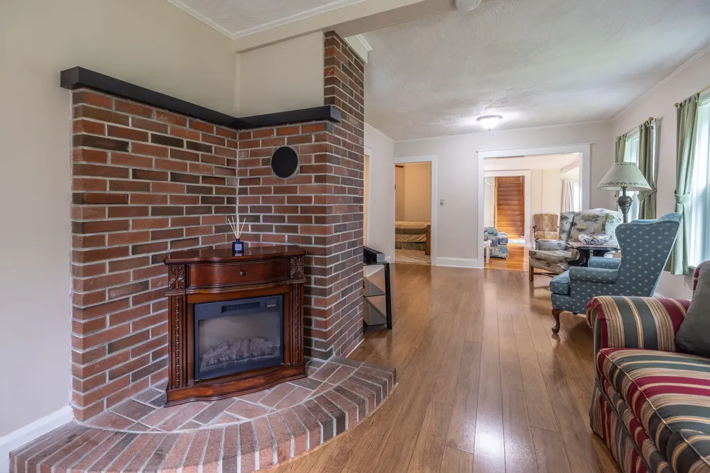 2597 Atlantic Highway Lincolnville ME 04849