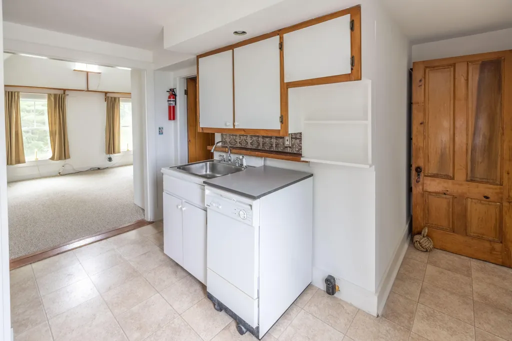 2597 Atlantic Highway Lincolnville ME 04849