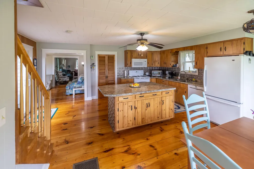 2597 Atlantic Highway Lincolnville ME 04849