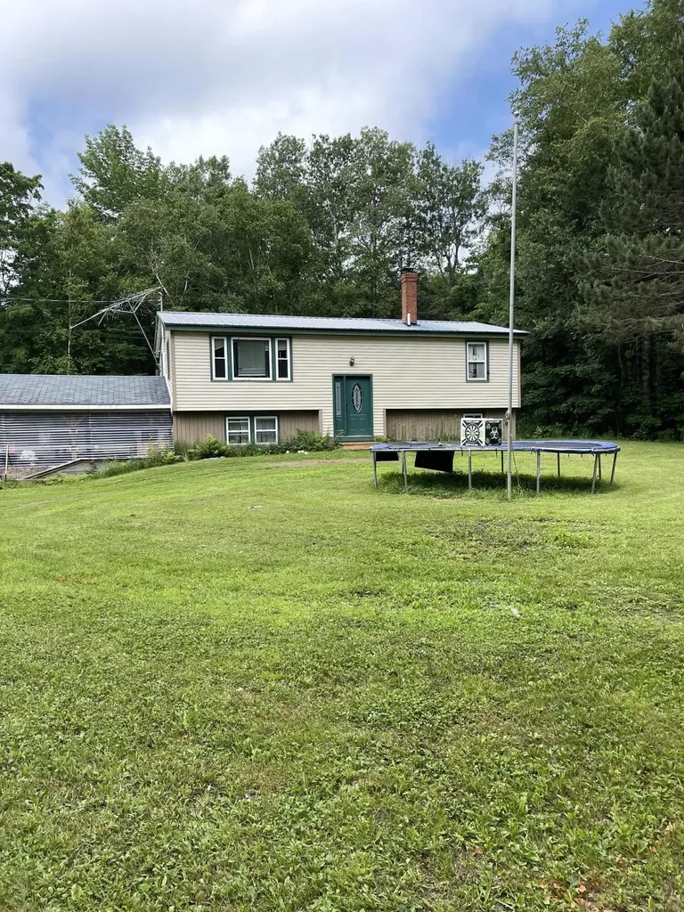 7 Moosehorn Road Abbot ME 04406