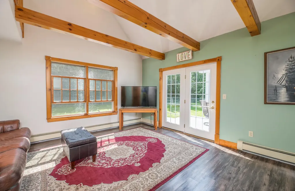 90 Hunts Meadow Road Pittston ME 04345