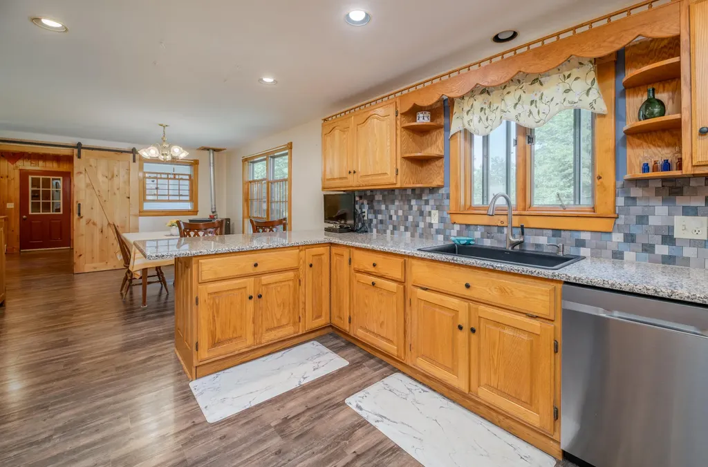 90 Hunts Meadow Road Pittston ME 04345