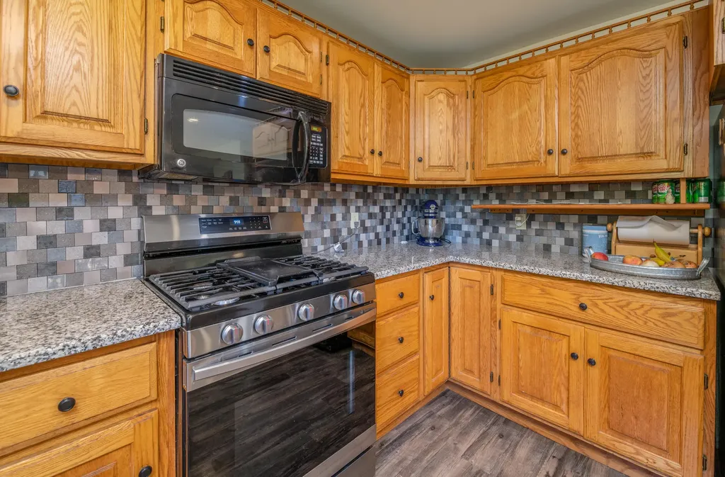 90 Hunts Meadow Road Pittston ME 04345