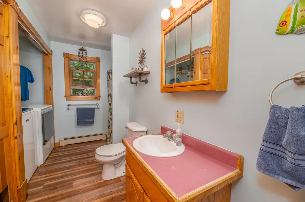 90 Hunts Meadow Road Pittston ME 04345