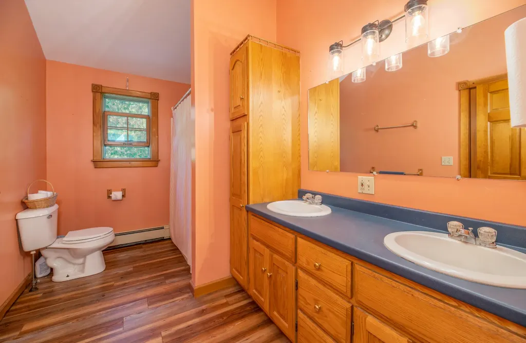 90 Hunts Meadow Road Pittston ME 04345