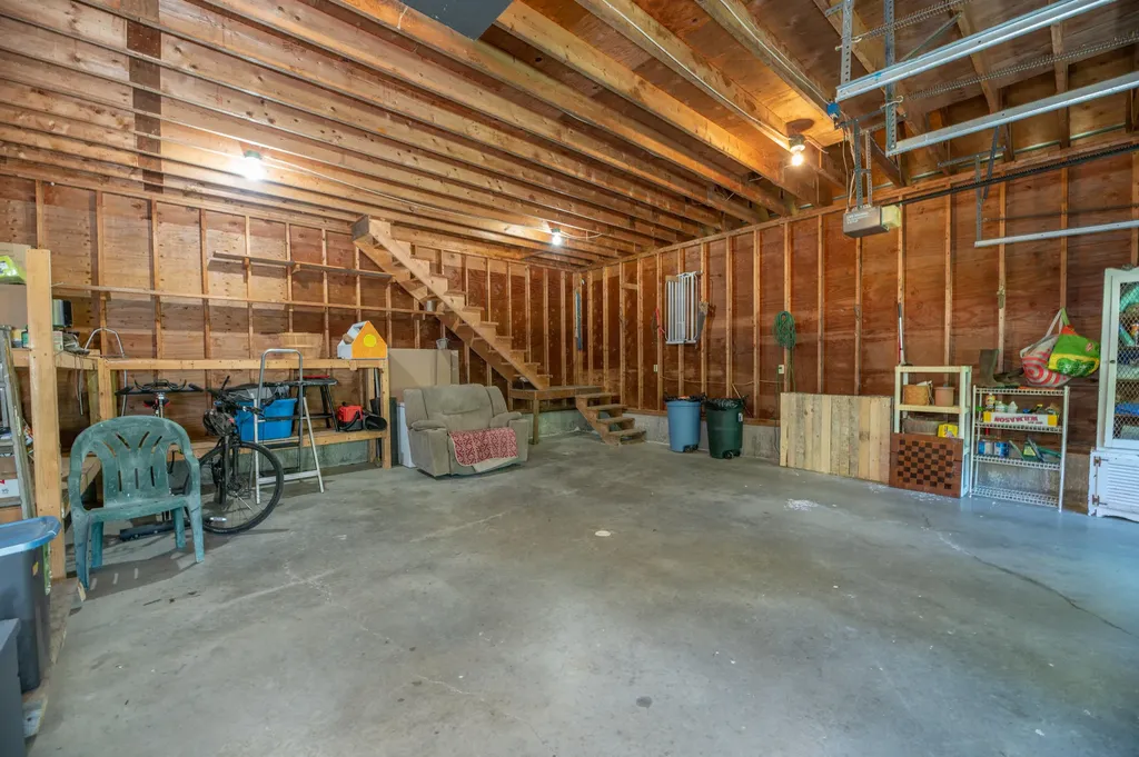 90 Hunts Meadow Road Pittston ME 04345