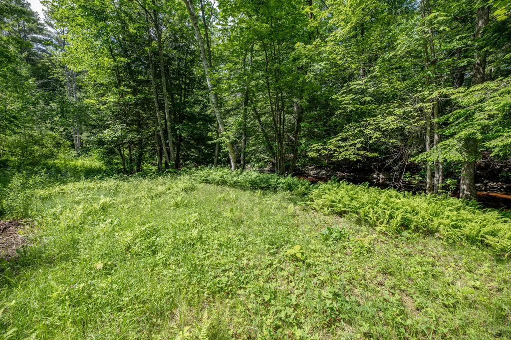 90 Hunts Meadow Road Pittston ME 04345