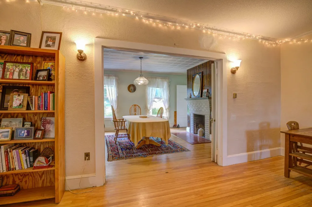 14 Allen Hill Road Oxford ME 04270