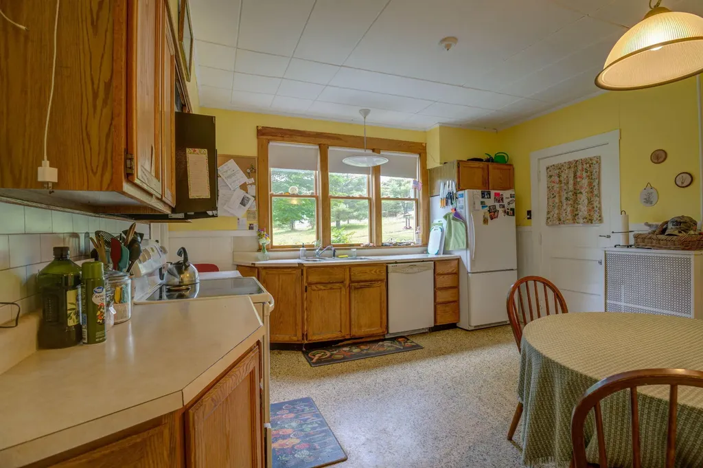 14 Allen Hill Road Oxford ME 04270