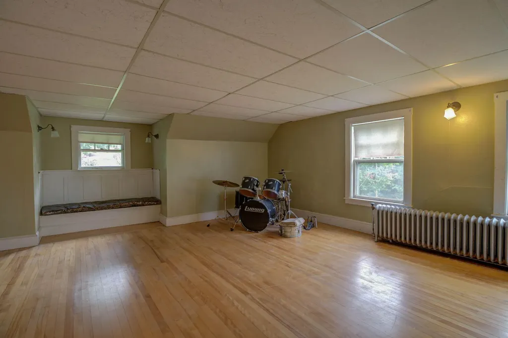 14 Allen Hill Road Oxford ME 04270