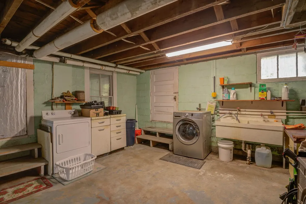 14 Allen Hill Road Oxford ME 04270