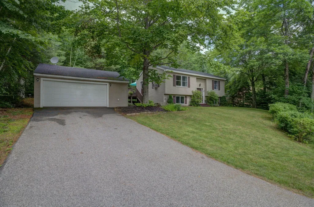 27 Country Club Drive Auburn ME 04210