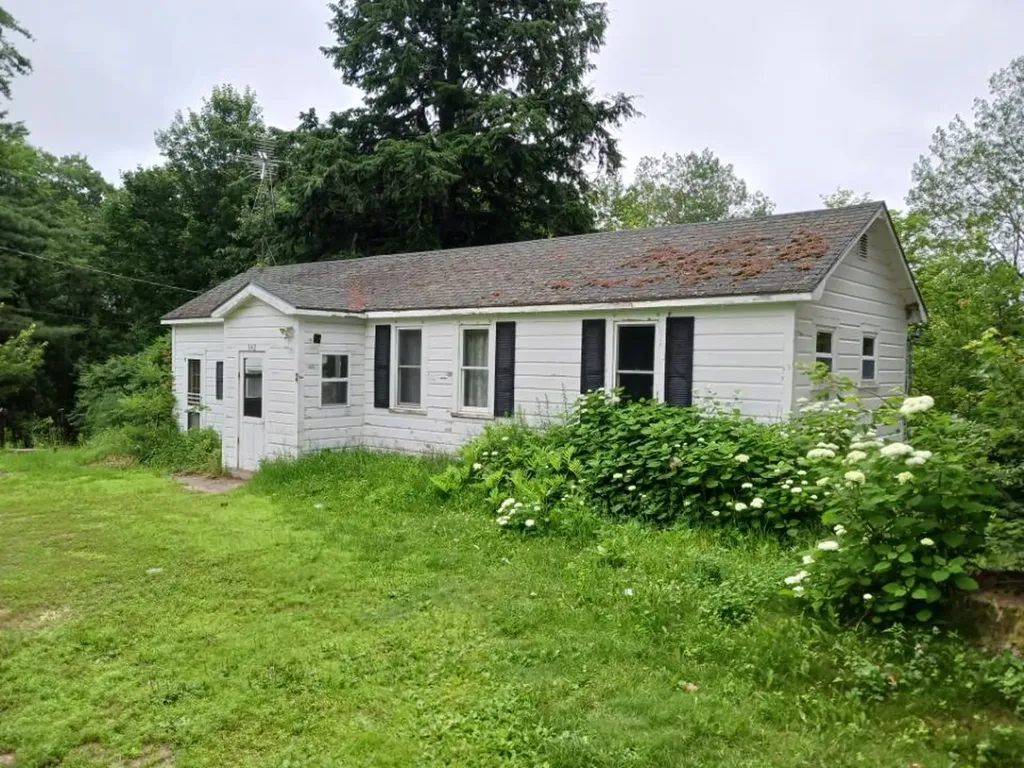 542 Ridge Road Chesterville ME 04938