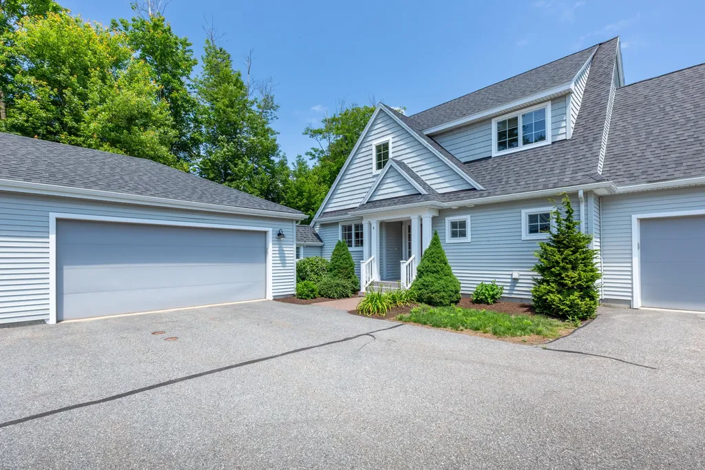 4 Hollyberry Way Brunswick ME 04011