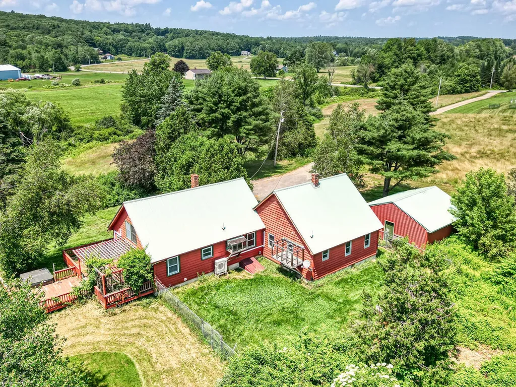 16 Spinoni Lane Farmingdale ME 04344